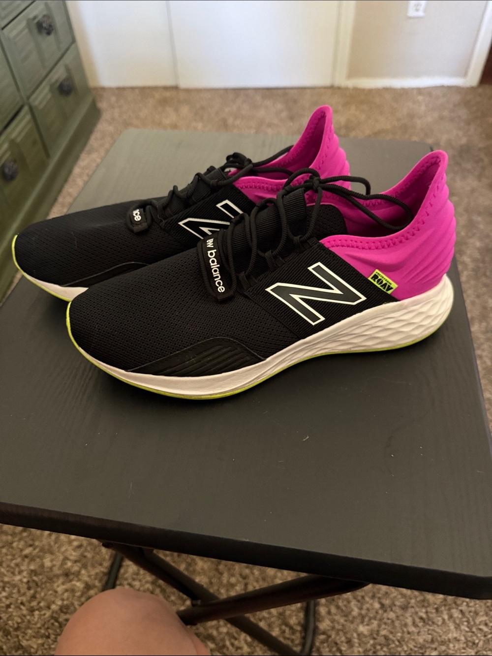 New Balance Women’s Black Running Sneakers with Pink Collar - Picture 4 of 4